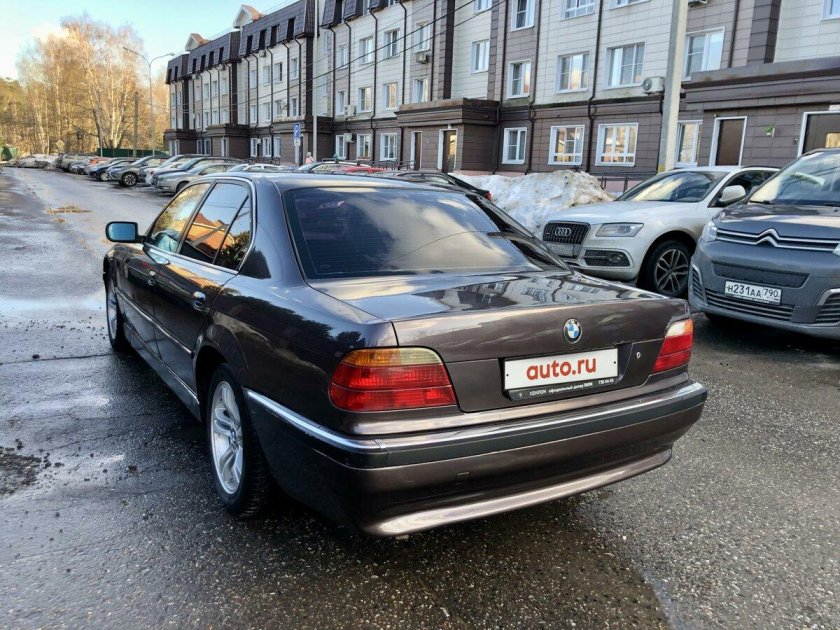 Бмв 7 серии 1999
