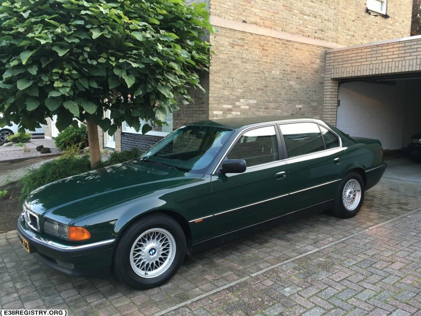 BMW e38 Alpina Green