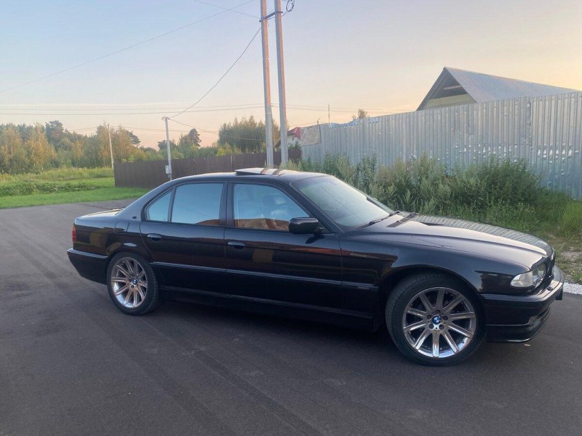Бмв 7 серии 1999