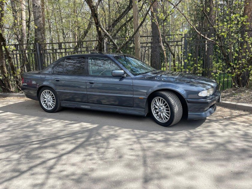 32 Стиль БМВ е38