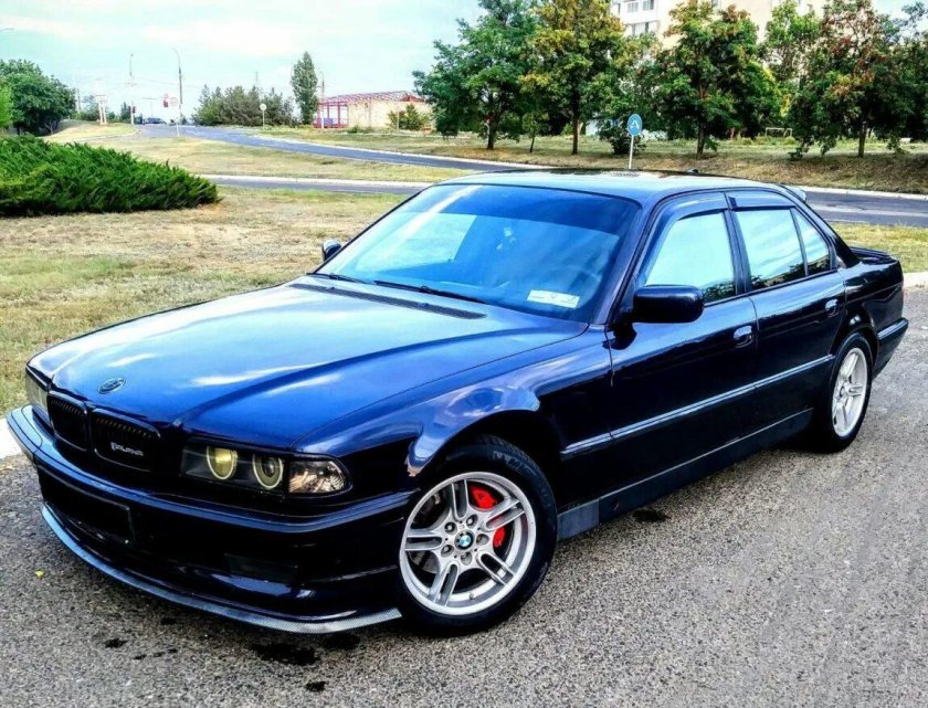 Е 38 кузов БМВ