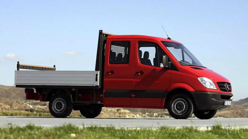 Мерседес Бенц Спринтер бортовой грузовик