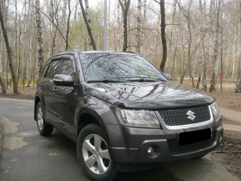 Сузуки Гранд Витара серая
