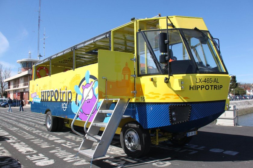 Плавающий автобус