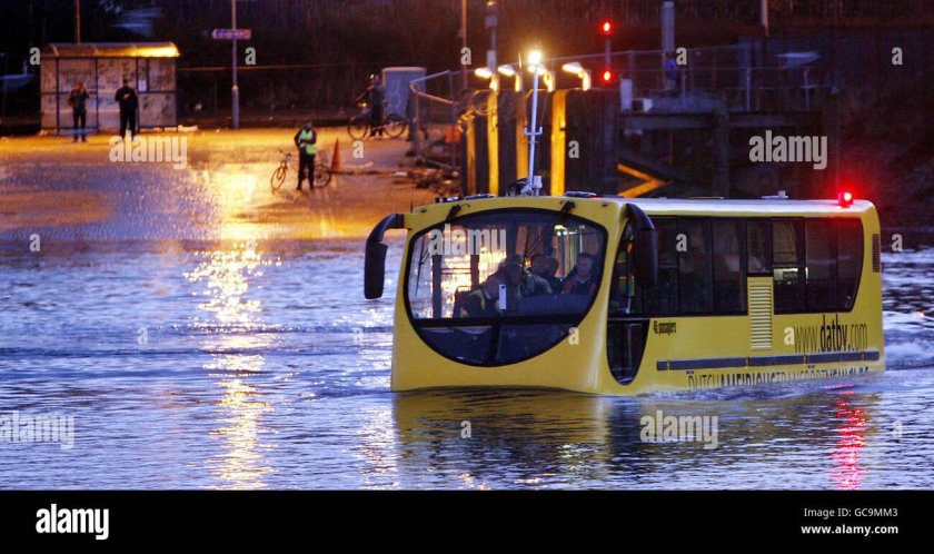 Амфибиус автобус
