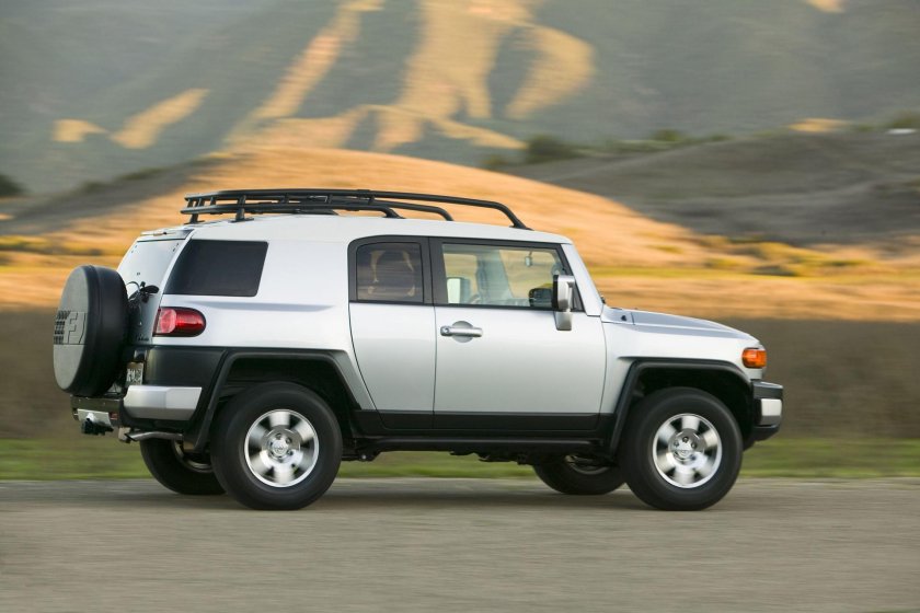 Toyota FJ Cruiser 2