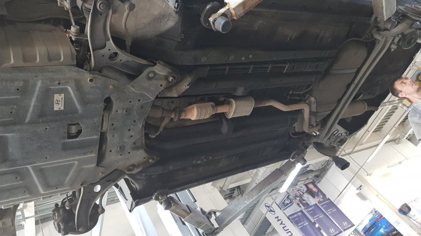 Hyundai Solaris 2012 днище