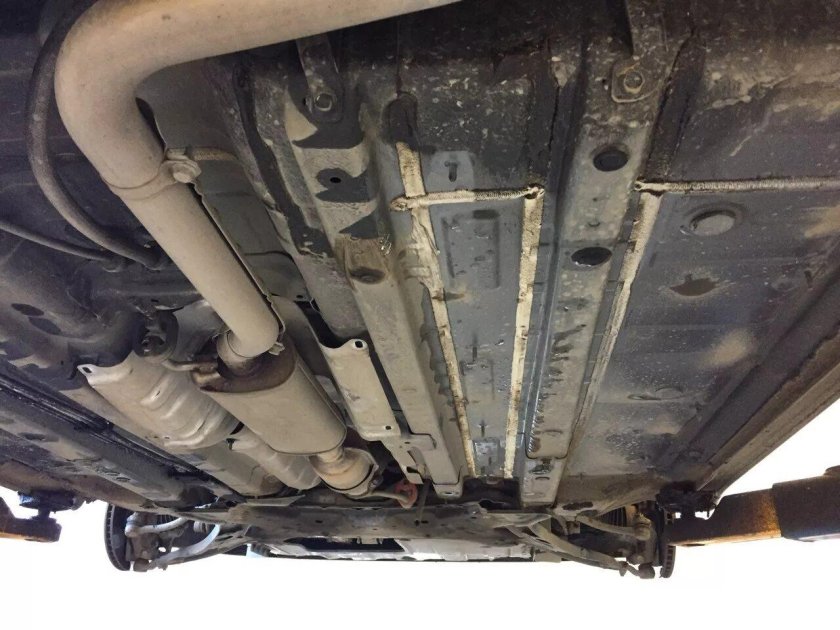 Kia Rio 2015 днище