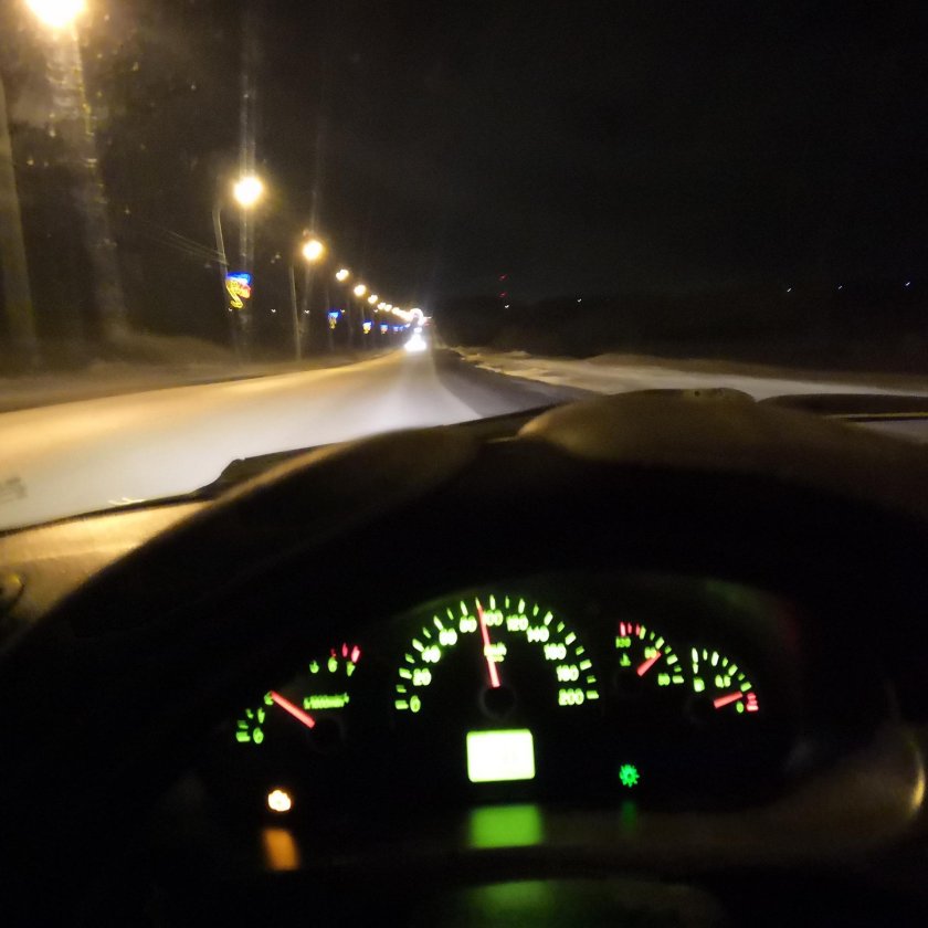 Лада Приора 2 ночью