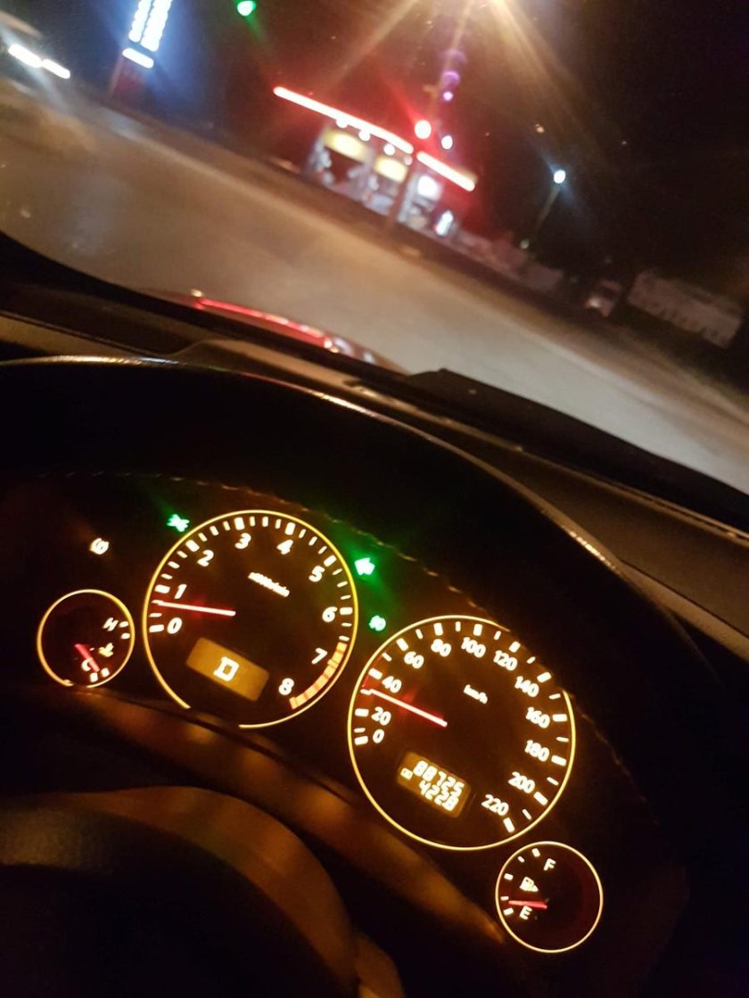Спидометр БМВ скорость 200