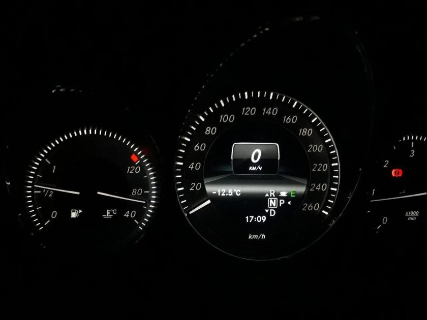 За рулём Мерседес w204 ночь