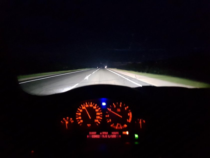 БМВ е39 ночью