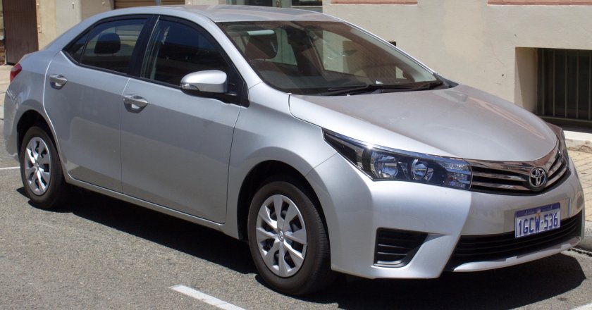 Тойота Королла 13 года