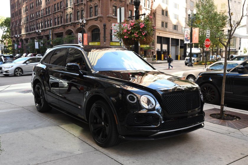 Bentley Bentayga Black Edition