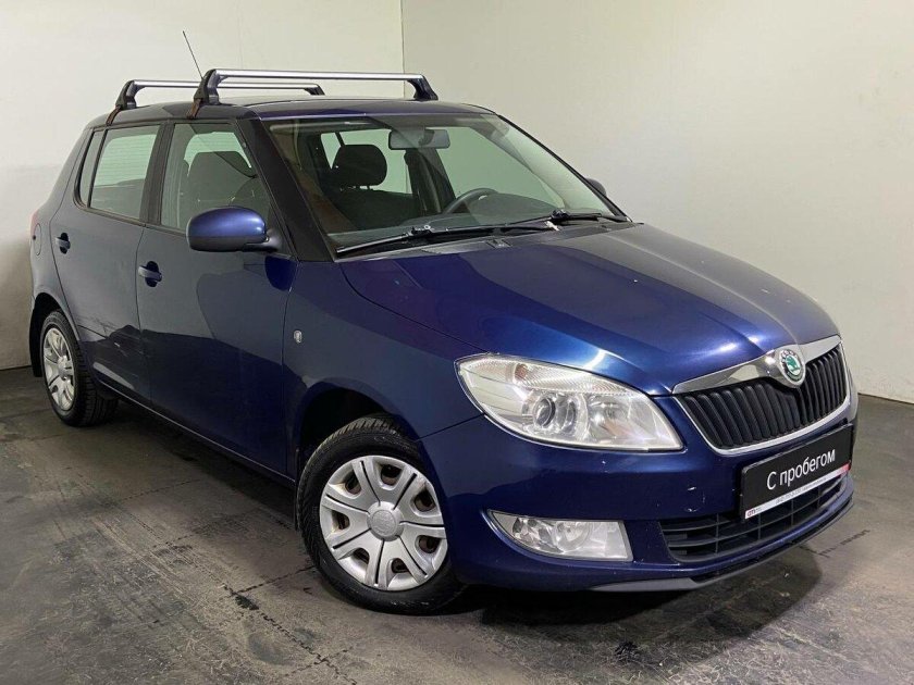 Шкода Фабия синяя 2010