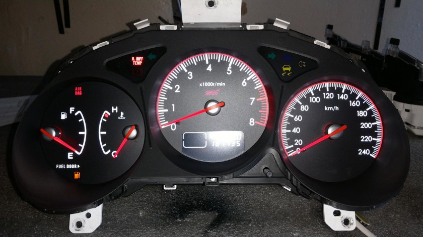 Панель приборов Субару Форестер sg5