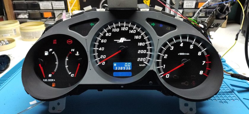 Subaru Forester sg5 приборная панель