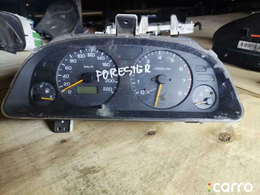 Subaru Forester SF приборная панель