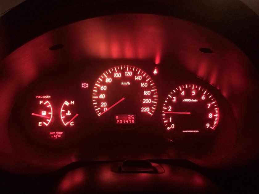 Пересвет приборной панели Subaru Impreza