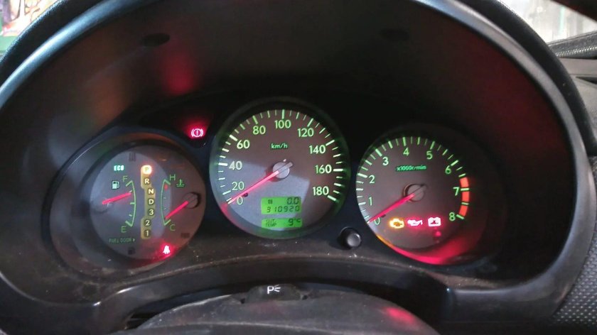 Приборная панель Субару Форестер sg5