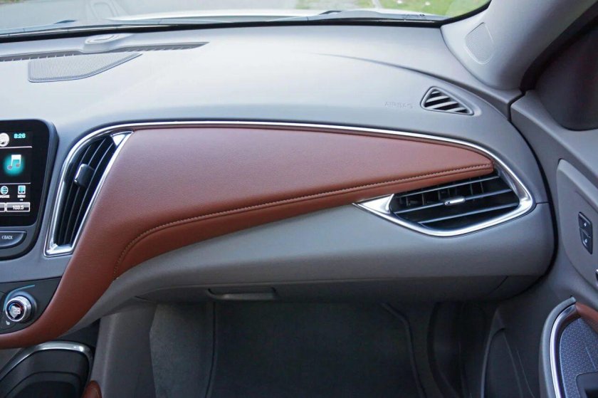 Chevrolet Malibu 2016 салон