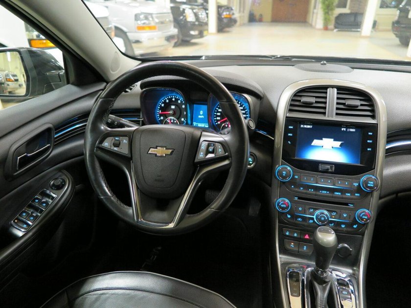 Chevrolet Malibu салон