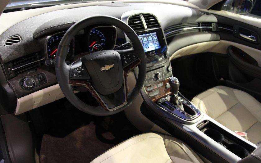 Chevrolet Malibu 2013 салон