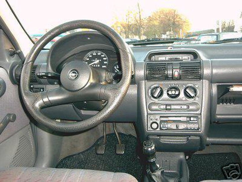 Opel Corsa b салон