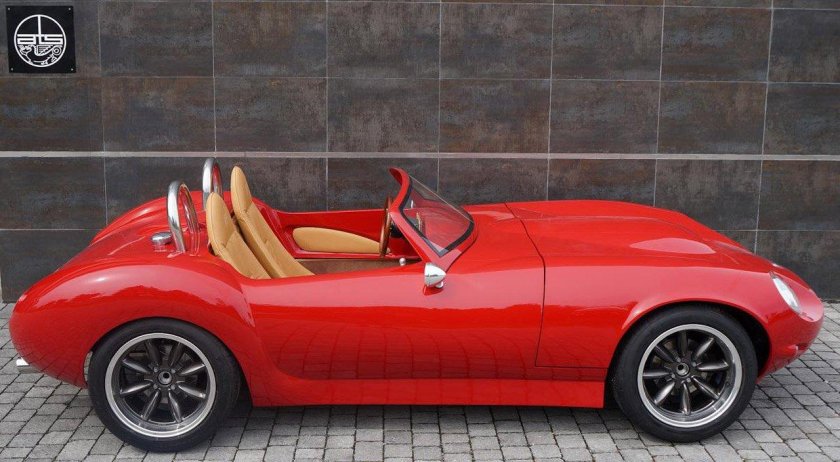 Двухместный родстер