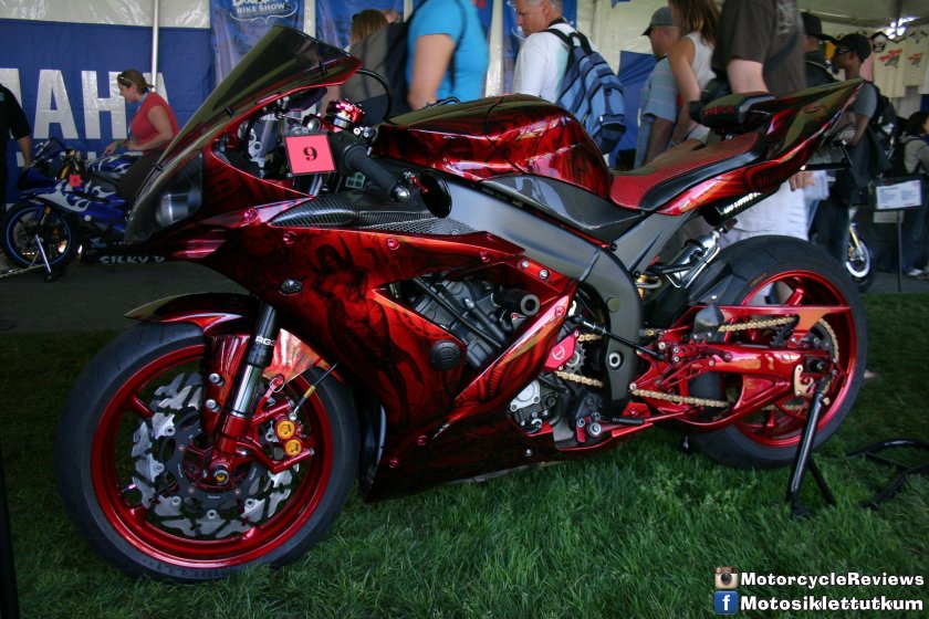 Тюнингованный спортбайк