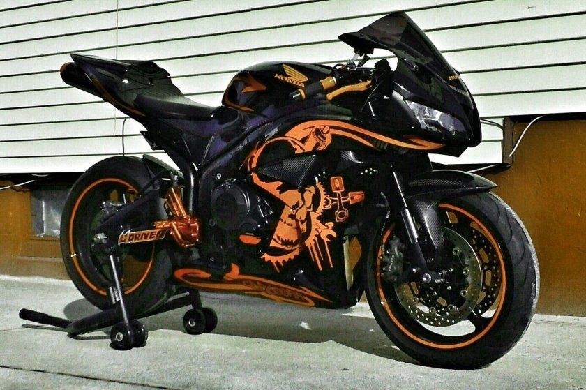 Мотоцикл Honda CBR 600 RR черный