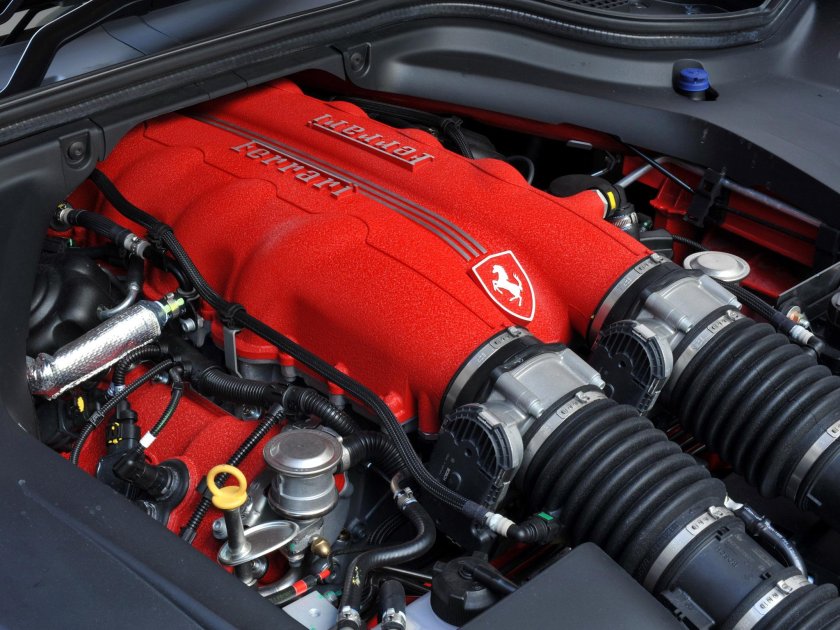 Мотор Феррари v12