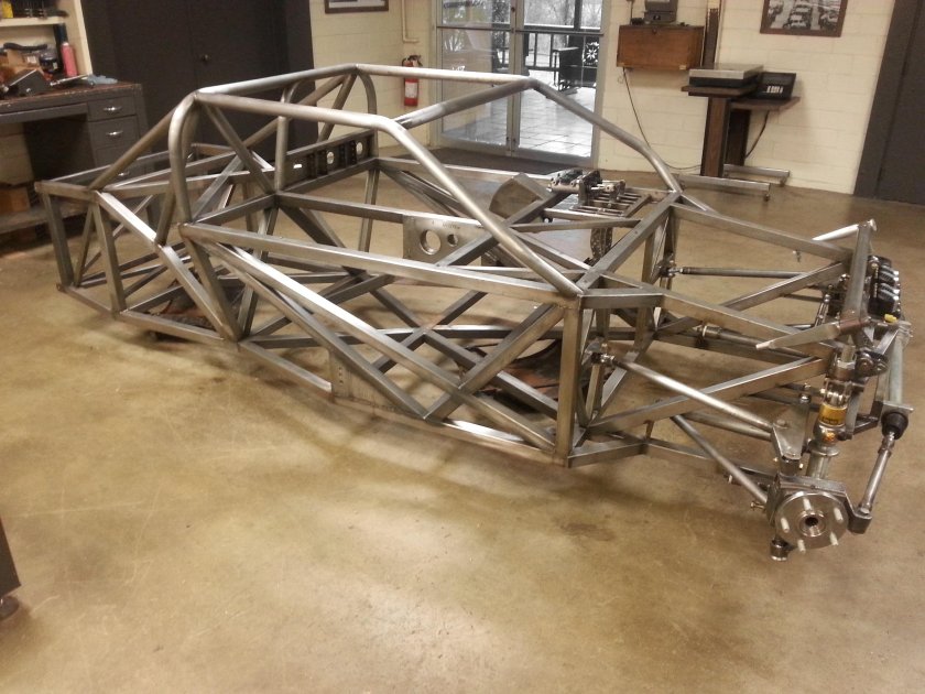 Трубчатый каркас автомобиля
