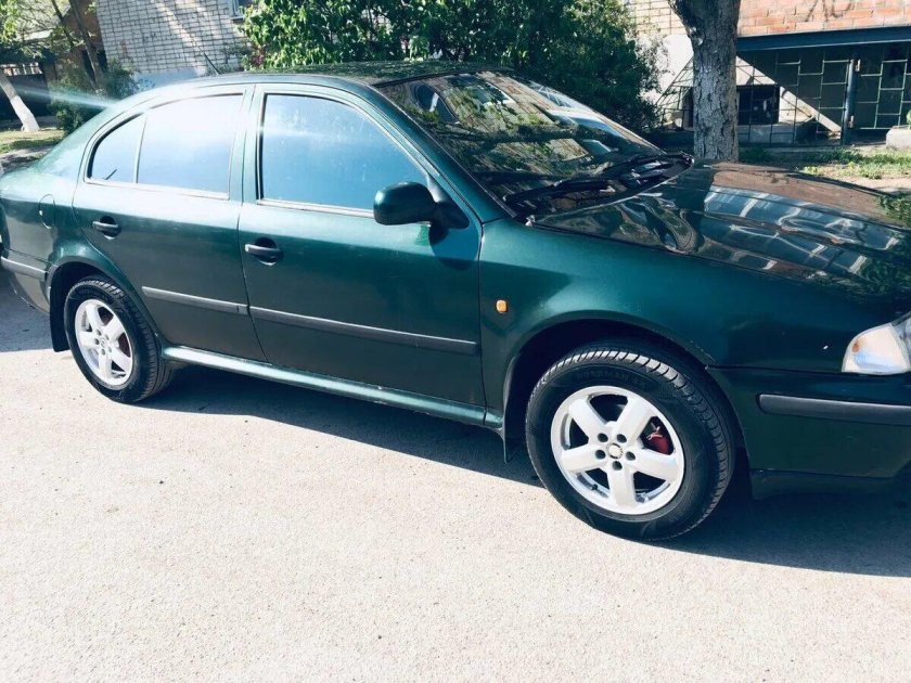 Шкода Октавия 1999 года