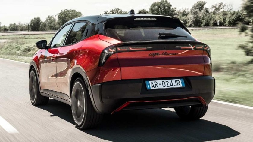 Alfa romeo junior 2024