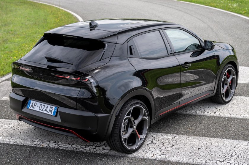 Alfa romeo junior 2024