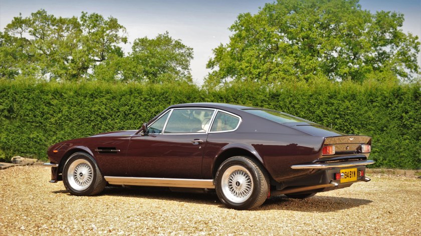 Aston Martin Vantage 1977