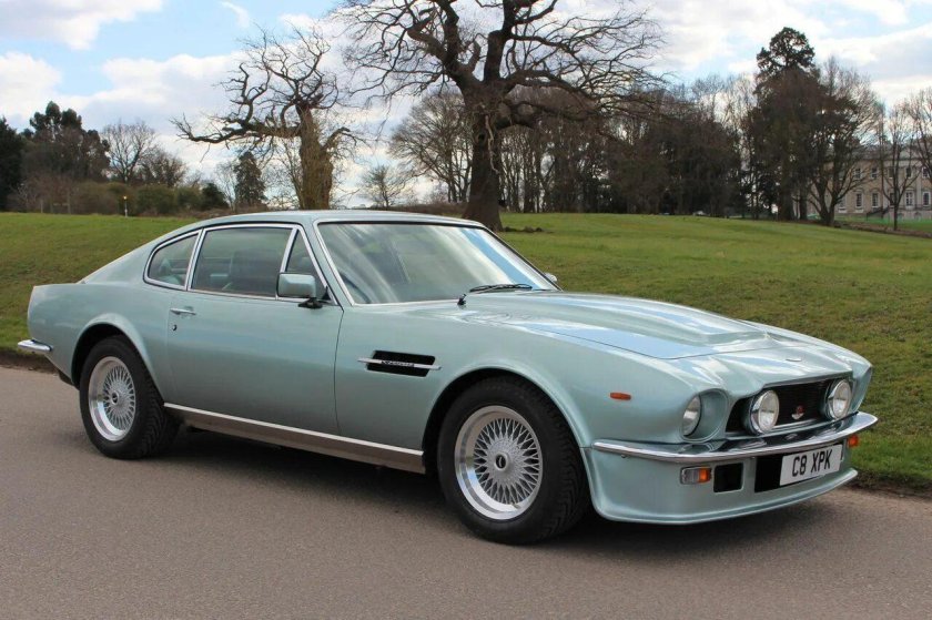 Aston Martin v8 Vantage 1986
