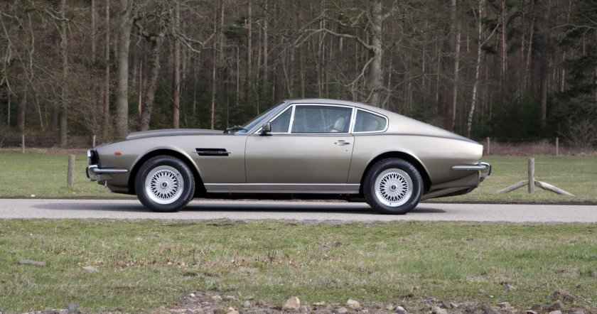 Aston Martin v8 1973