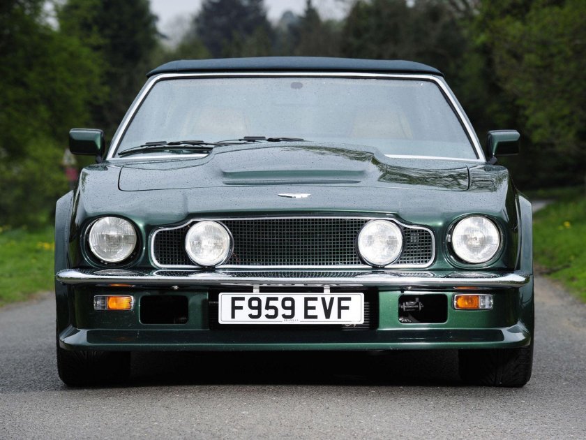 Aston Martin v8 1985