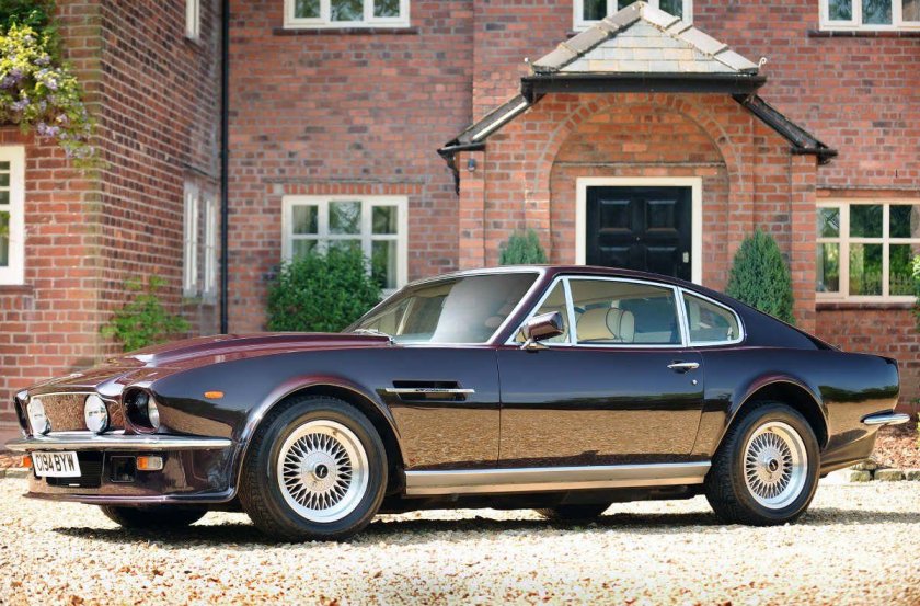 Aston martin v8 vantage 1970