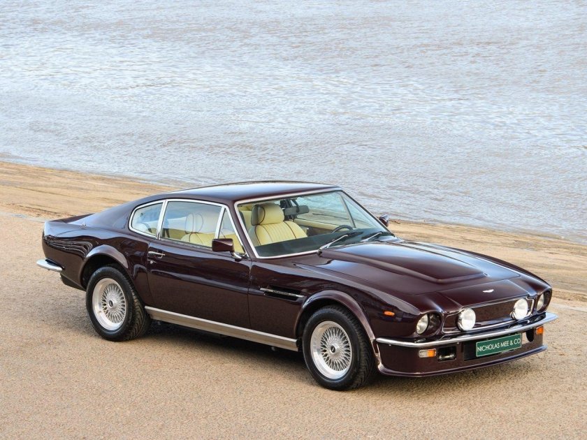 Aston Martin v8