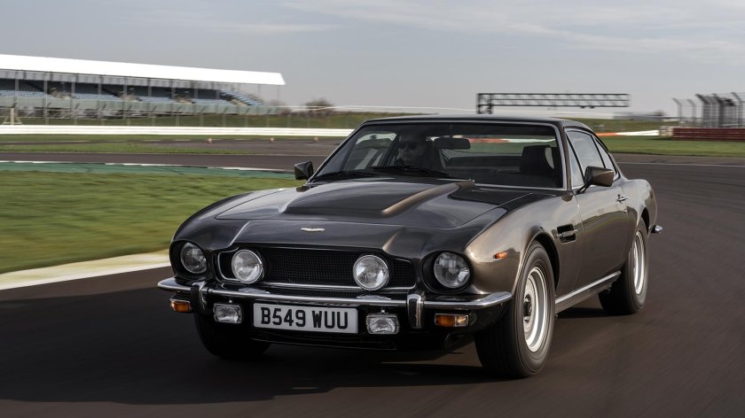 Aston Martin v8 1987