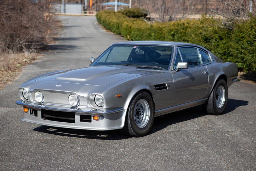 Aston martin v 8 vantage 1977