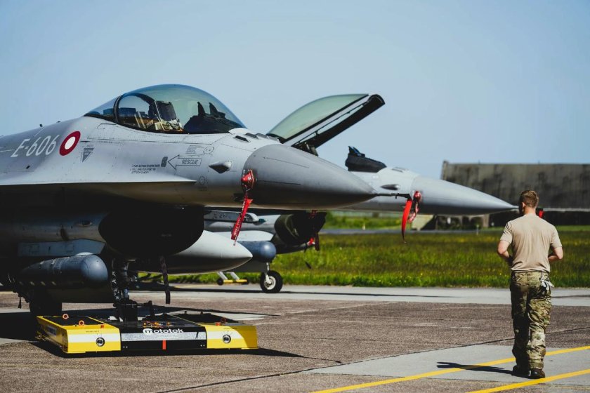 F-16 Fighting Falcon