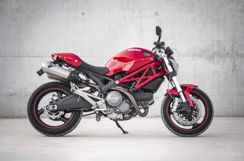 Ducati monster 696