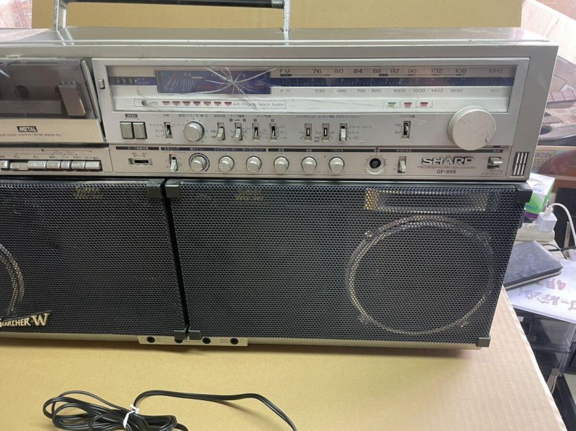 Кассетный магнитофон sharp