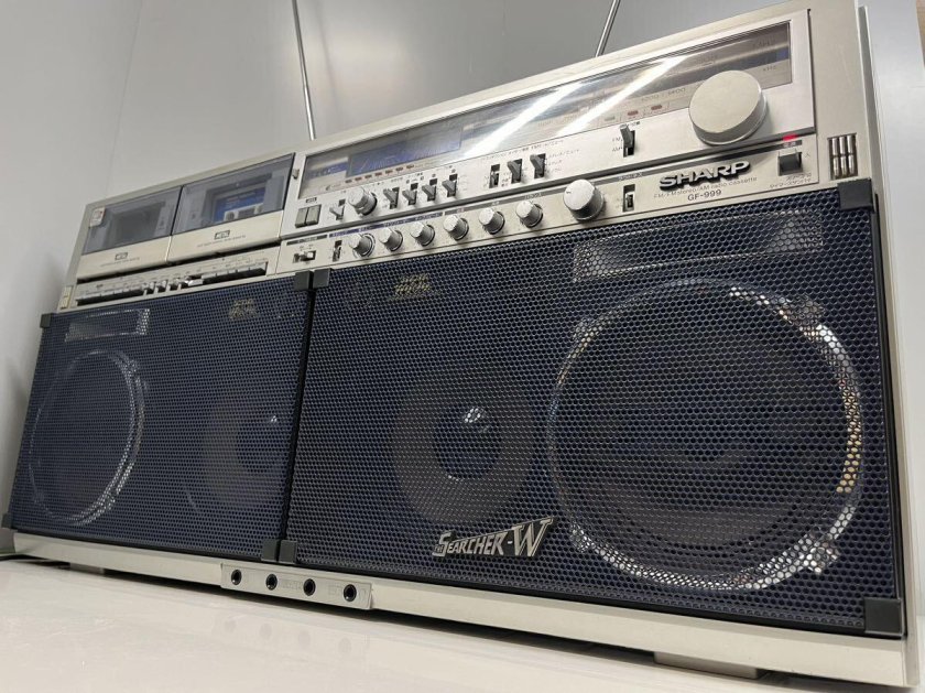 Кассетный магнитофон sharp