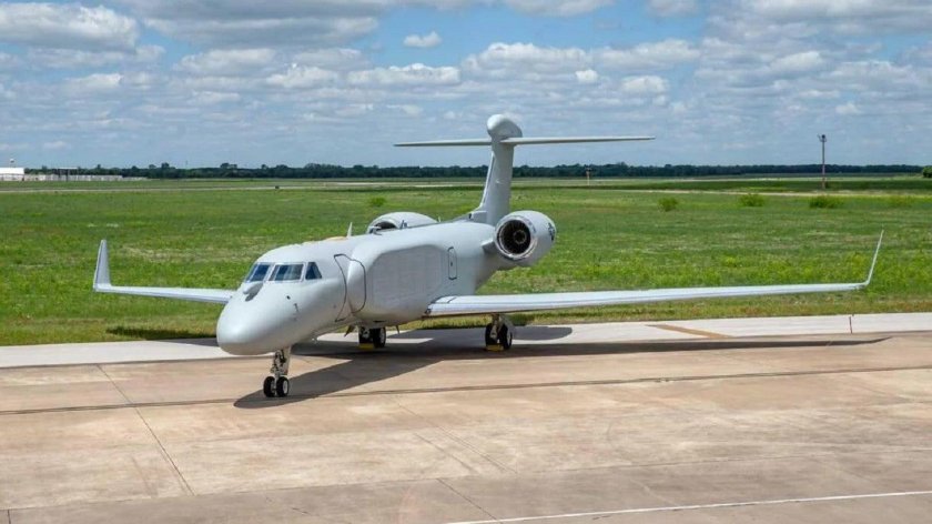 Самолет РЭБ