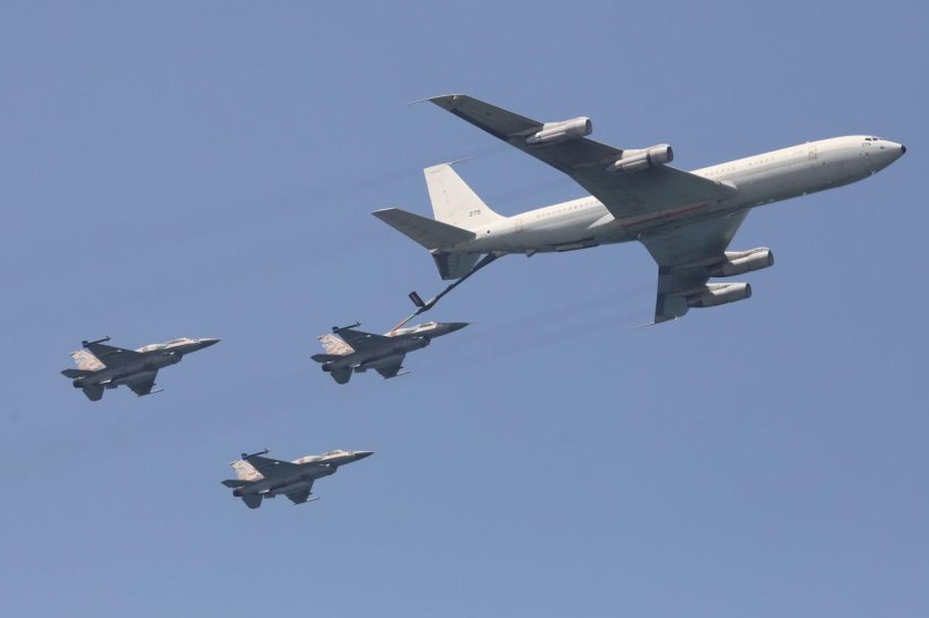 Самолет РЭБ